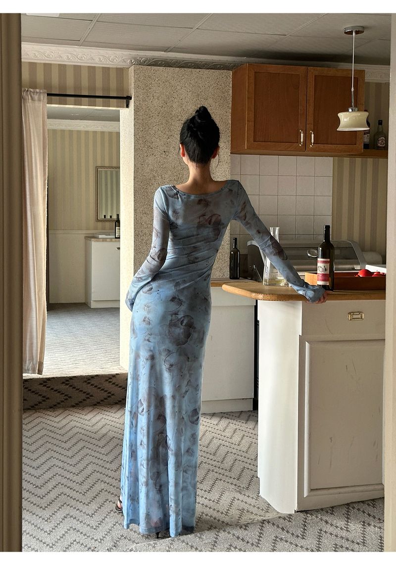 Abito a maniche lunghe in maglia tie-dye con scollo a V Spicy Girl per donna all'inizio dell'autunno, design sexy con vita cava, temperamento_voghion.com