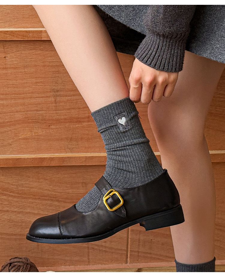 25 Jahre neue graue herzförmige Wadensocken für Frauen, ein Haufen Frauen_voghion.com