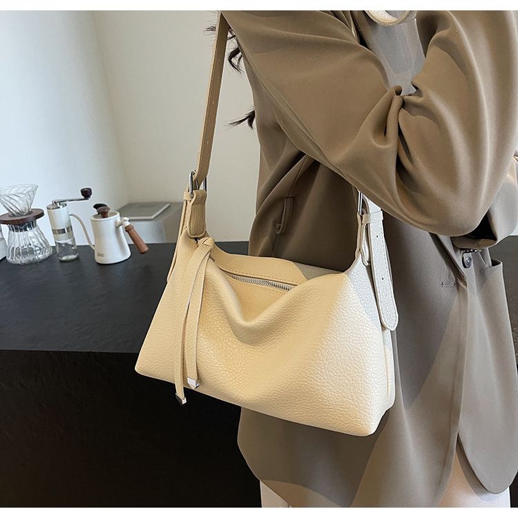 Sac fourre-tout de grande capacité pour femmes, sac à bandoulière simple minimaliste français, nouvelle collection 2024_voghion.com
