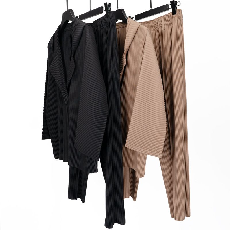 Costum casual pentru bărbați, cu pliuri, lejer și la modă, costum mic_voghion.com