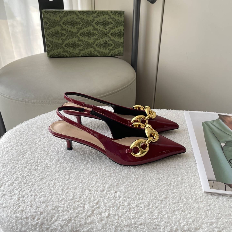 Kolekce jaro/léto s sandály na vysokém podpatku se čtvercovou přezkou_voghion.com