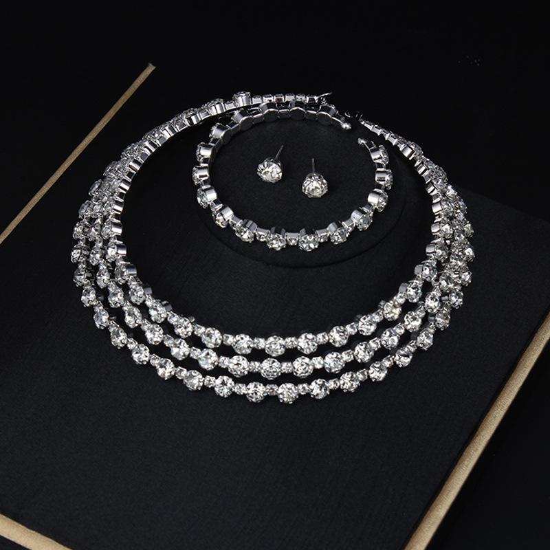 Ensemble de 3 bracelets à collier scintillants entièrement en diamants Accessoires de banquet pour robe de style femme à la mode et polyvalents_voghion.com