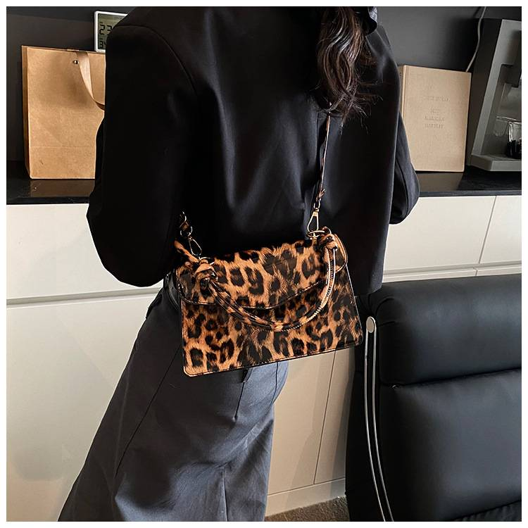 Fashion Handbag Bag Women's New Leopard-print Niche Design One-shoulder Messenger Bag Foreign Commuting Small Square Bag_voghion.com