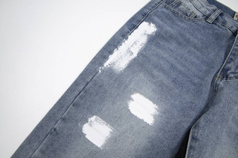 Jeans dritti a gamba larga con cuciture High Street, effetto retrò rovinato, schizzi di inchiostro_voghion.com