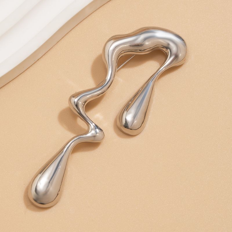 Kovová nepravidelná brož s kapkou vody, ženská, léto 2025, trendy osobnost, nikový design, smysl pro internet, temperament celebrit, pin_voghion.com