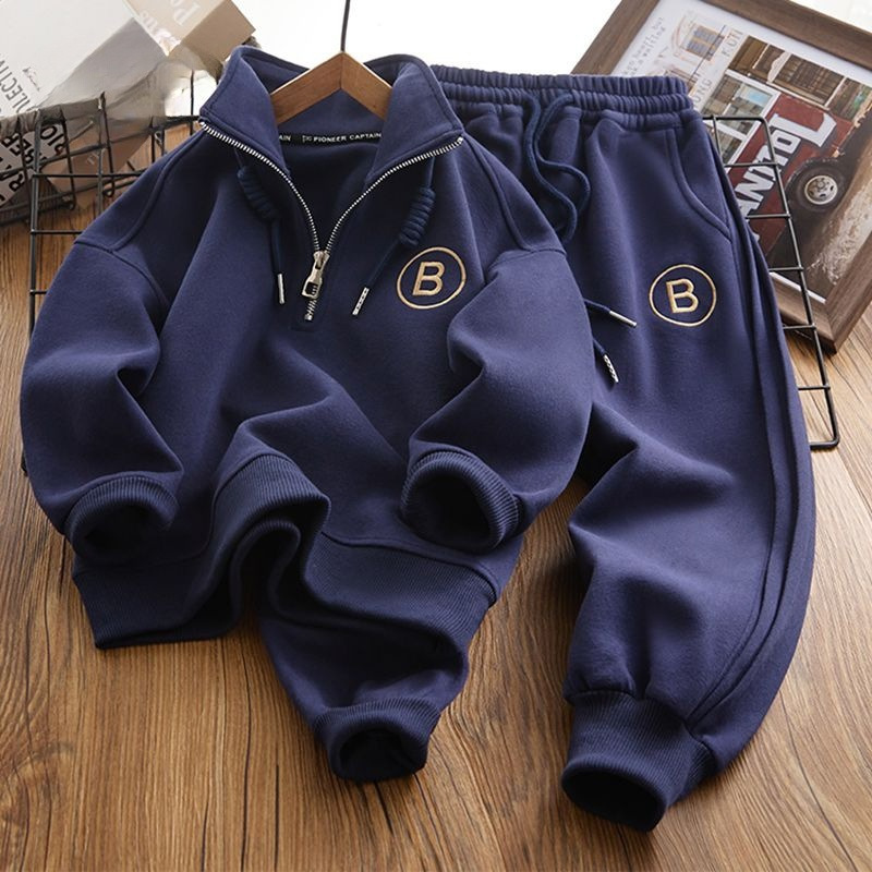 Boys Autumn and Winter New Pi Shuai Sweater and Pants Two Piece Set 2023 Middle and Big Boys Top and Pants Sports Set_voghion.com
