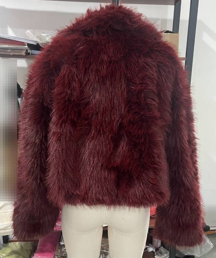 Eleganter burgunderroter Kunstpelzmantel mit Reverskragen – Kurze Winterjacke für Damen, warmes Fleecefutter, stylische Oberbekleidung fürs Büro & die Freizeit_voghion.com