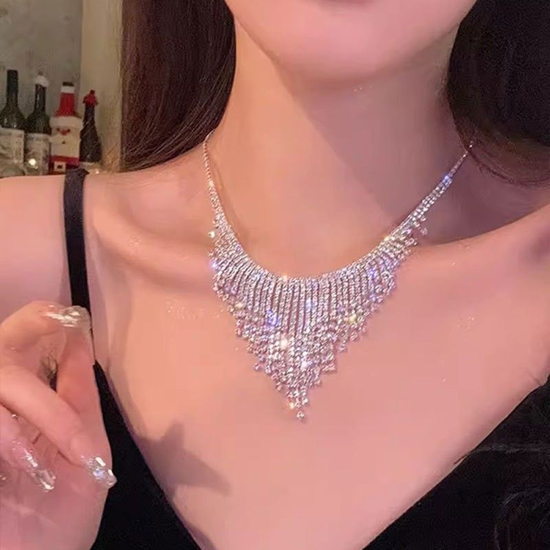 New Flower Water Drop Tassel Exaggerated Bride High-end Sense Chain Fashion Light Luxury Necklace Elegant_voghion.com