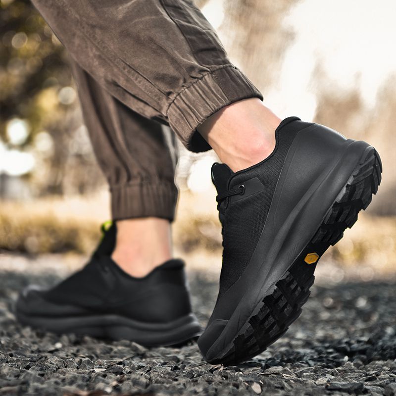 Neue mittelhohe, warme Outdoor-Wanderschuhe mit Spritzwasserschutz_voghion.com