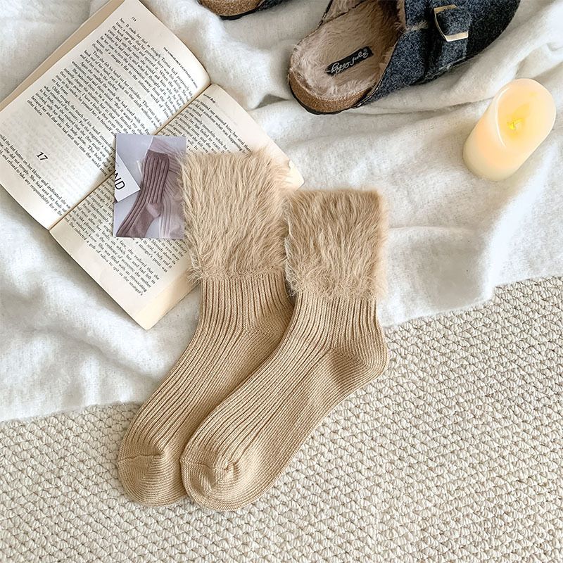 2025 - Calzini pelosi per abbigliamento esterno autunnale e invernale da donna, abbinati a scarpe Burken e calzini a metà polpaccio_voghion.com