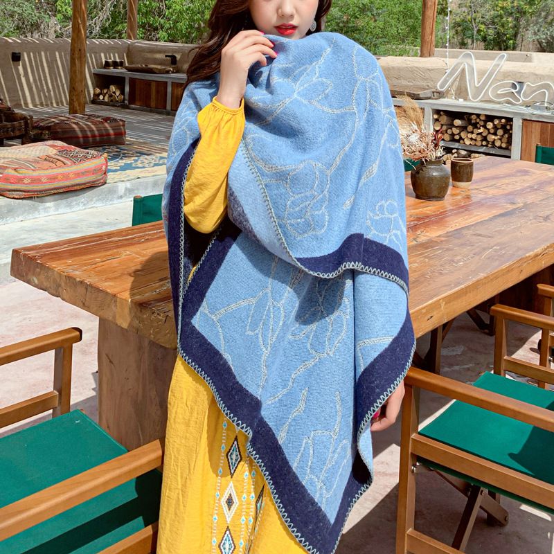 Mantella oversize ispessita in stile folk autunnale e invernale, sciarpa calda turistica del lago salato Chaka Xizang Qinghai, mantello da donna_voghion.com