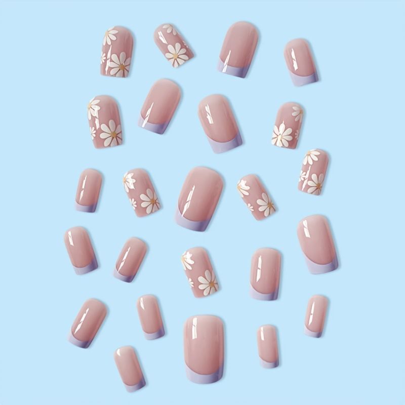 Wearing Minimalist French Purple Edge White Flower Patch False Nail_voghion.com