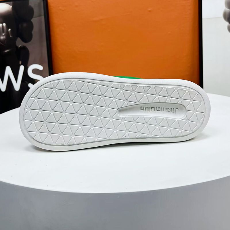 2025 Neue Flip-Flops im Internet-Promi-Stil, hochwertige, rutschfeste Herren-Hausschuhe für den Außenbereich_voghion.com