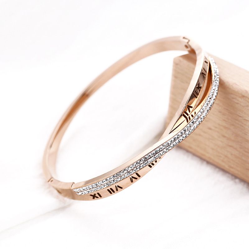 Romerska bokstäver titan stål armband ihåliga kvinnliga brev spänne armband K guldstjärna armband_voghion.com