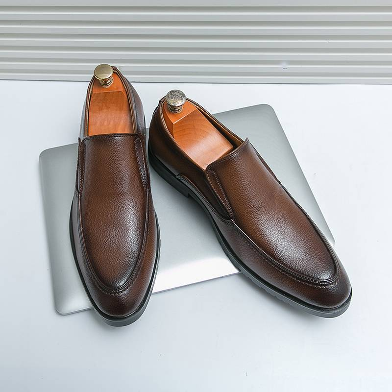 Neue, hochwertige, spitze Freizeitschuhe aus Leder für Herren, Hochzeitsschuhe mit Bullock-Fransen, ein Slip-on-Rindsledersohle, Stylist-Modeschuhe_voghion.com