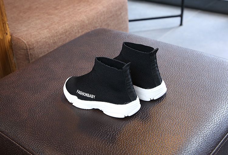 Kinder Turnschuhe Herbst 2025 Kinder Casual Schuhe Slip-on Atmungsaktive Kinder Socken Schuhe Rutschfeste Kurze Stiefel Jungen Mädchen Spor_voghion.com