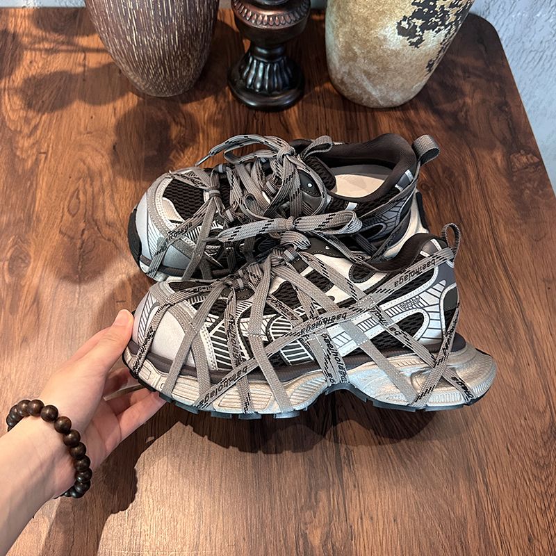 Cinturino con suola spessa a ragnatela per papà e bambina, rete traspirante retrò, scarpe sportive da strada esplosive con cinturino incrociato super hot_voghion.com