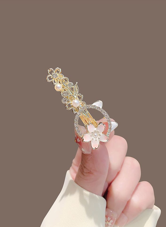 Acessório de cabeça com franja lateral fofa de gato em flor de cerejeira, presilha de bico de pato em forma de flor, cartões de cabelo delicados_voghion.com