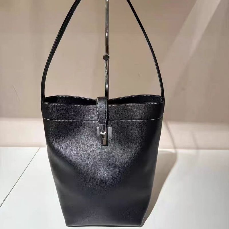 Women's Korean Version New Large Capacity Bucket Commuter Handbag Niche Vintage Shoulder Tote Bag_voghion.com