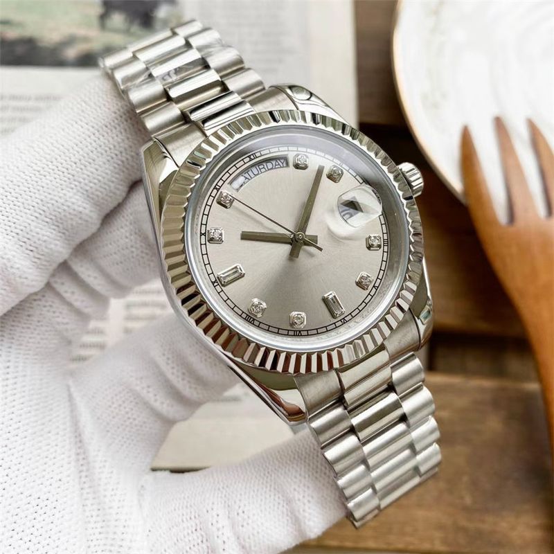 2021 Nová laoská značka pánské a dámské módní jednoduché tříjehlové dvojité kalendářní ocelové páskové mechanické hodinky_voghion.com