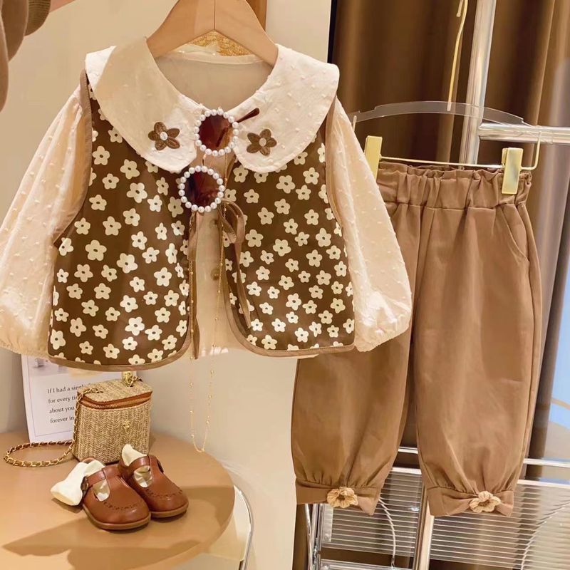 Abbigliamento per bambini, top con colletto da bambola per bambine, più pantaloncini a fiori, set da tre pezzi_voghion.com