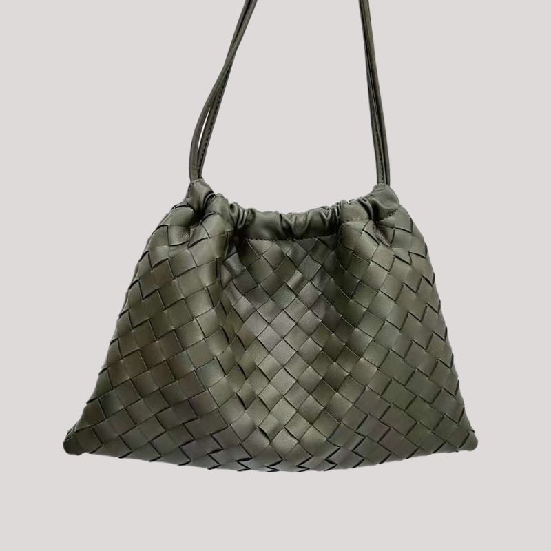 2025 Nuova borsa a tracolla semplice da donna in vera pelle intrecciata trapuntata con fibbia magnetica e coulisse di alta qualità_voghion.com