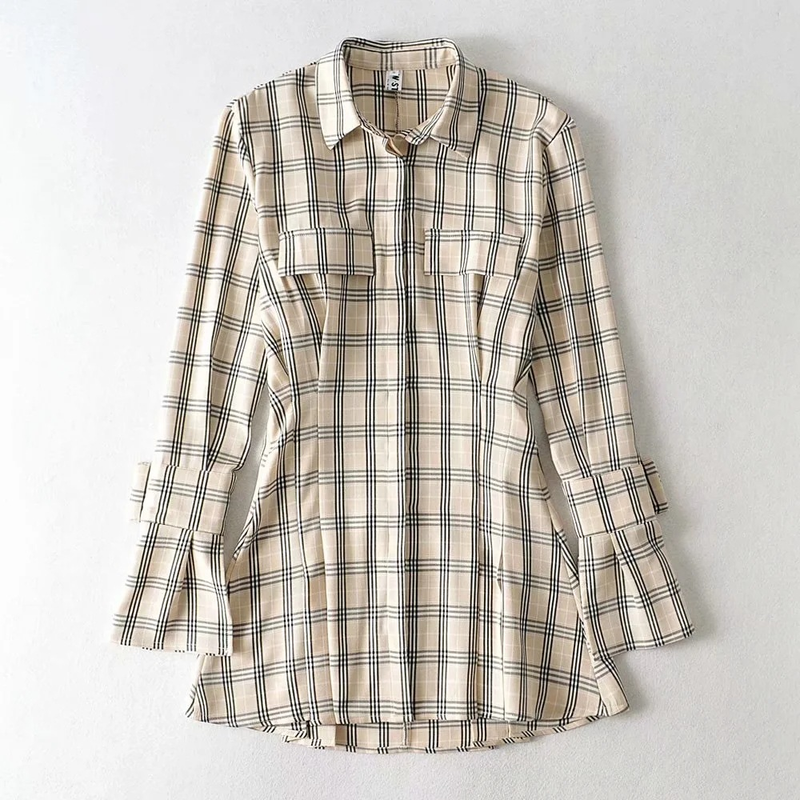 Gonna camicia colorata, cardigan incrociato a quadri autunnali, camicia bianca monopetto a maniche lunghe con risvolto in cotone temperamento da pendolarismo_voghion.com