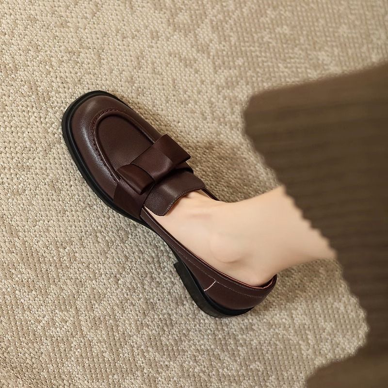 Mocassini con fiocco in stile britannico 2025 Primavera e autunno Nuovo arrivo Scarpe in pelle vintage Tacco basso Scarpe basse abbinate da donna_voghion.com