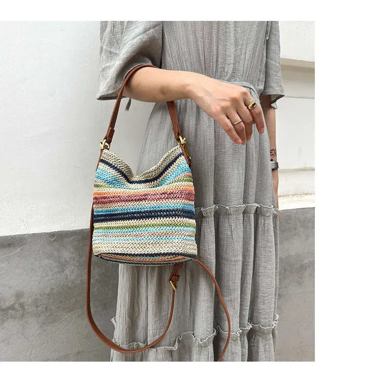 Borsa a tracolla da spiaggia casual da donna, stile artistico, in PU, con secchiello di paglia arcobaleno estivo Qiaoge_voghion.com
