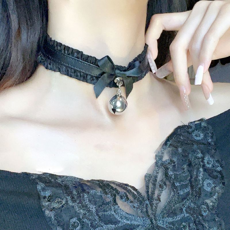 Collier en cuir et dentelle en feuille de lotus rose pour fille, collier cloche, corde de traction, chaîne de clavicule, design de style cool et doux, fille douce_voghion.com