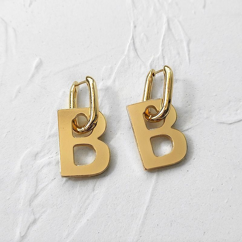 ins retro letter B earrings cold style earrings simple temperament net red earrings personality detachable earrings_voghion.com