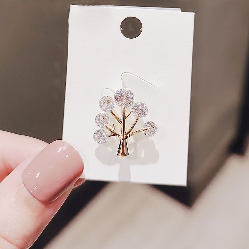Tree Of Life Brooch Women's 2025 New Small Pin Anti-light Buckle Cardigan Accessories Anti-light Brooch Versatile_voghion.com