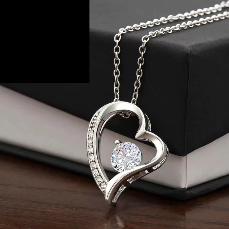 Collana a forma di cuore con ciondolo a forma di cuore in diamanti, in acciaio inossidabile, con catena a forma di cuore, per donna_voghion.com