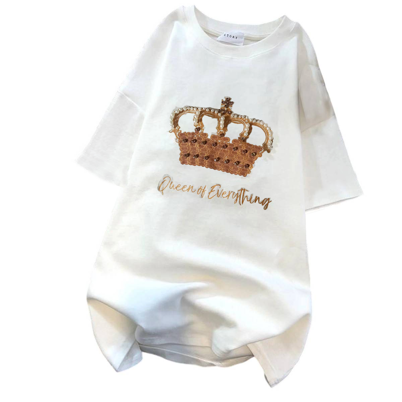 T-shirt à manches courtes pour femme avec imprimé couronne perlée à la main_voghion.com