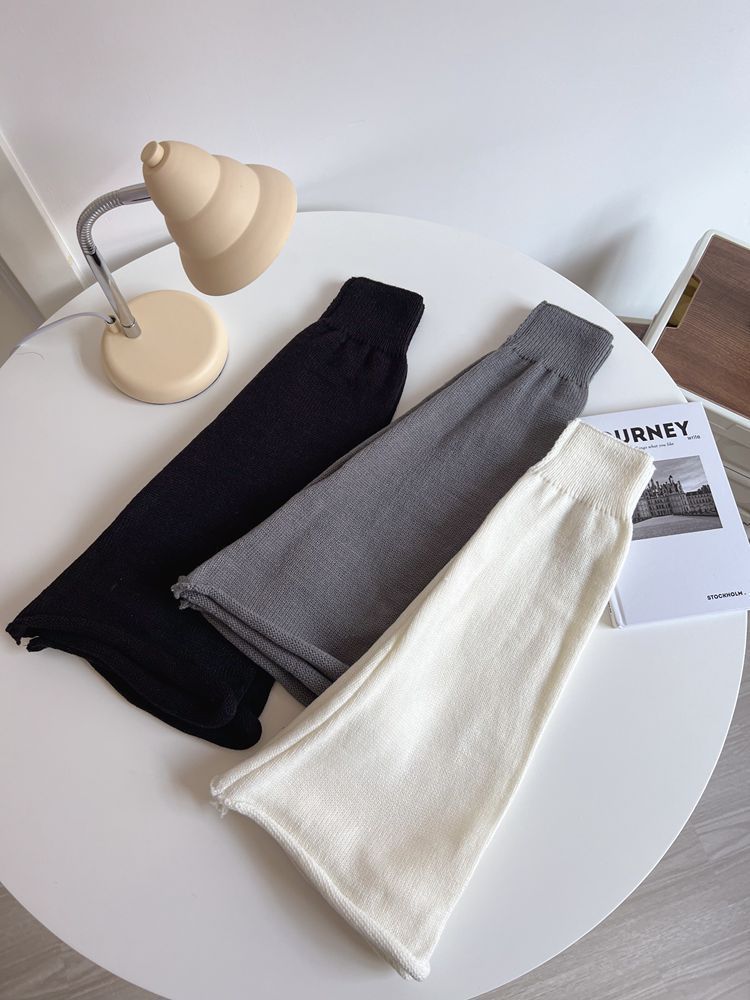 Chaussettes chaudes évasées en tricot automne/hiver Chaussettes à poils Chaussettes mollet de couleur unie Y2K Spice Girls ensemble de jambes pieds_voghion.com