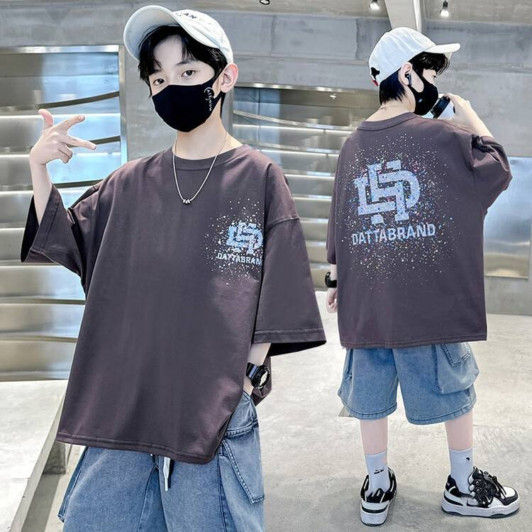 Baumwoll-T-Shirt mit Regenbogen-Spritzer-Print für Jungen | Weiches, atmungsaktives Sommer-T-Shirt | Größen 120–170 cm | Kunstinspiriertes Kinder-Top (Schwarz/Khaki)_voghion.com