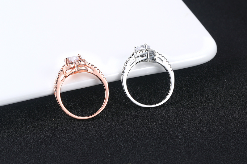 Classico anello di fidanzamento da donna con zircone a forma di cuore, anello con microdiamanti placcato in oro vero, gioielli di grande vendita_voghion.com