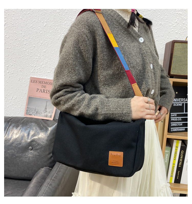Nieuwe Canvas Schoudertas Grote Capaciteit Vrouwen Messenger Bag Vrouwelijke Crossbody Tassen Gekleurde Bandjes Retro Handtas voor Student_voghion.com