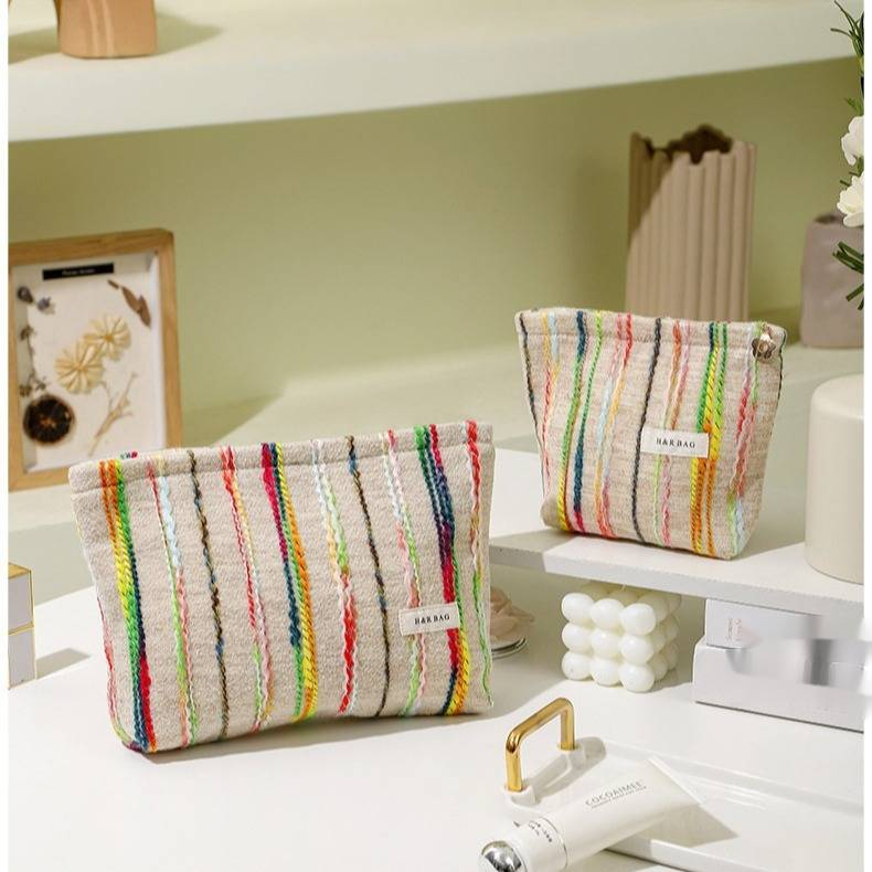 New Color Woven Makeup Bag Large Capacity Hand-held Bag Portable Toiletry Bag Skincare and Makeup Bag Suitable for Business Trips_voghion.com