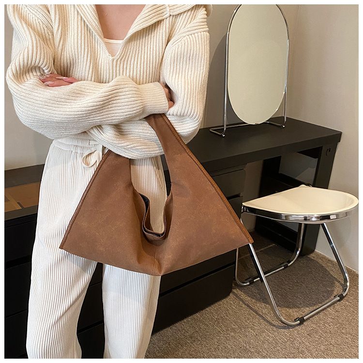 Borsa a tracolla da donna, borsa a tracolla, borsa triangolare da donna, borsa in pelle scamosciata bifacciale in alce, borsa da ascella retrò, semplice e portatile, Jiaozi._voghion.com