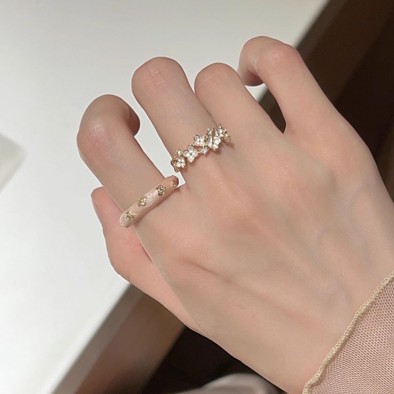 Galvanisieren High-End Nischenblume Schleife Temperament Licht Luxus Ring 2024 Neues Accessoire für Frauen_voghion.com