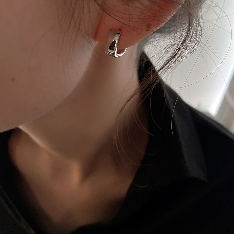 Orecchini a cerchio giapponesi e coreani in argento per uomo, con clip, larghi e quadrati, facili da indossare, non c'è bisogno di rimuovere gli orecchini a cerchio._voghion.com