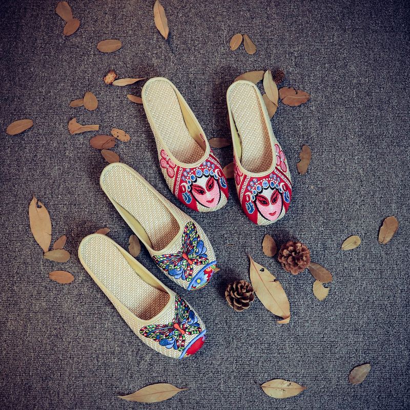 Hausschuhe, Hausschuhe mit Blumenmuster, Sommerschuhe aus besticktem Stoff für Damen, Sandalen, niedrige Absätze, Hausschuhe mit flachem Boden_voghion.com