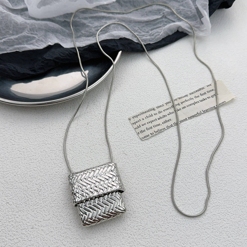 Neue chinesische gewebte Tasche, lange Pulloverkette, neue Halskette für Frauen, Nischendesign, einzigartiges Temperament-Zubehör_voghion.com