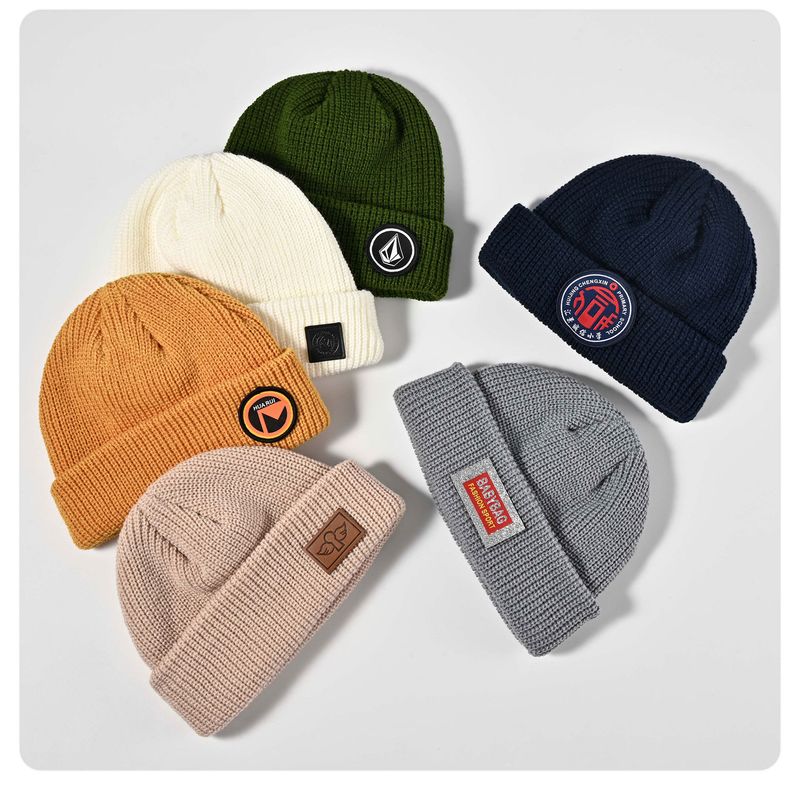 Brand OEM Woven Label Embroidered Knitted Winter Solid Color Cuffed Outdoor Warm Wool Hat Customization_voghion.com