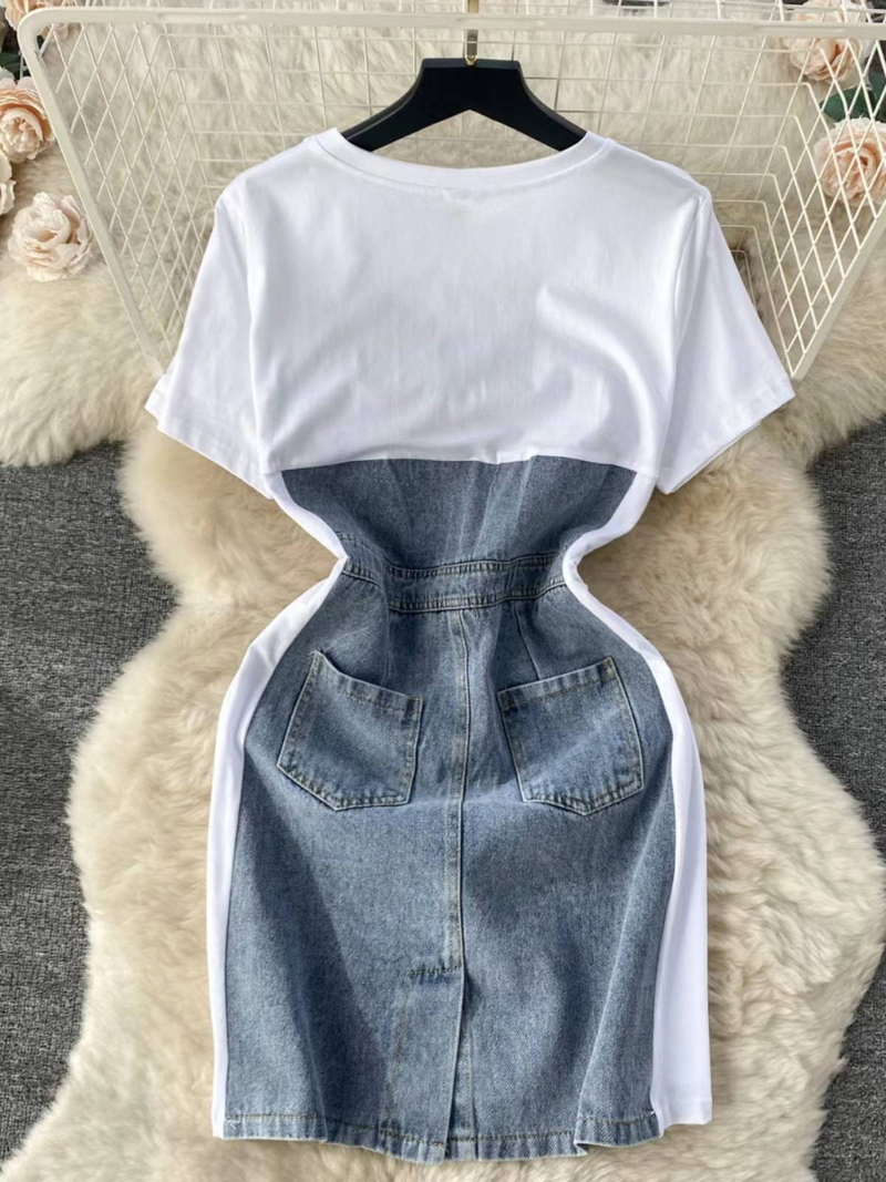 Completo due pezzi in denim da donna: top a maniche corte con scollo rotondo e pantaloncini a vita alta snellenti_voghion.com