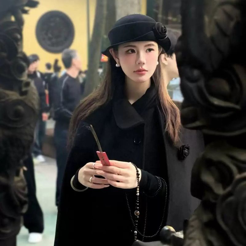 Cappelli Fedora con rifiniture in lana da donna, autunno/inverno 2025_voghion.com