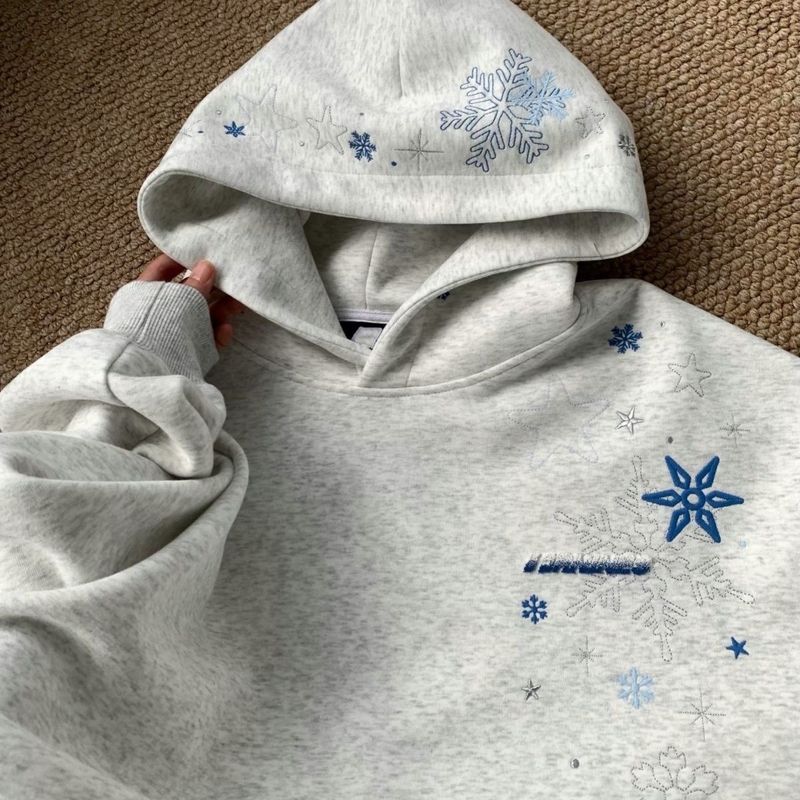 Vintage Snowflake Embroidered Hoodie - Unisex Retro Pullover Sweatshirt For Men & Women, Lightweight Casual Streetwear In Grey_voghion.com