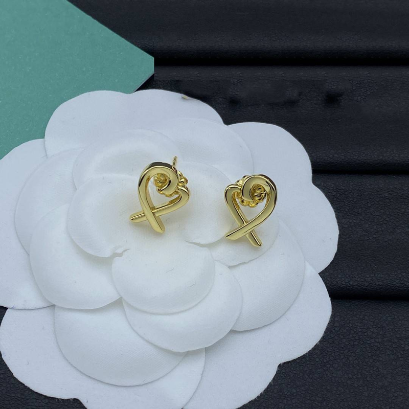 New2025 High-end Versatile Ladies Ear Stud Designer Customized High End Luxury Fashion Accessories In Europe Station Counters 251_voghion.com