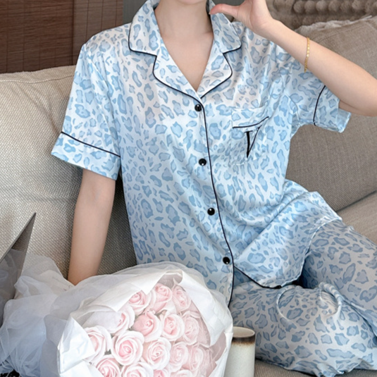 Damen-Pyjama-Set aus Satin mit Leopardenmuster – weiche und glatte Nachtwäsche aus Viskose-Rayon mit kurzärmligem Oberteil und langer Hose – leicht und atmungsaktiv_voghion.com